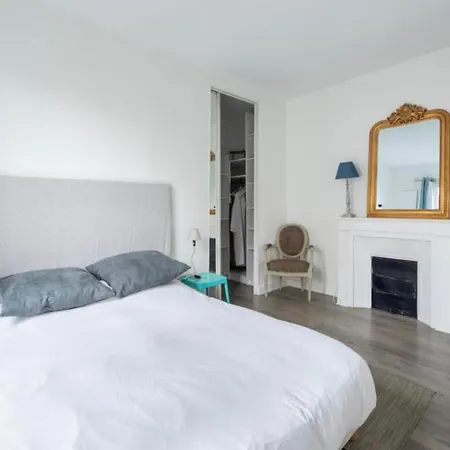 In Front Of Sacre Coeur - 2 Bedrooms In Last Floor * Paryż