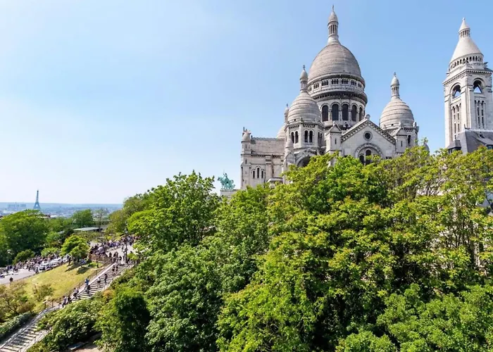 In Front Of Sacre Coeur - 2 Bedrooms In Last Floor *