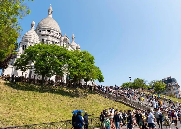 In Front Of Sacre Coeur - 2 Bedrooms In Last Floor Paris