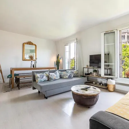 In Front Of Sacre Coeur - 2 Bedrooms In Last Floor